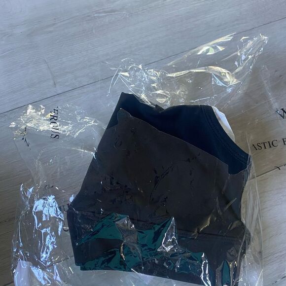 PRETTYLITTLETHING Black Sculpt Luxe Racer Neck Sports Top Size 6 NWT - Picture 6 of 6